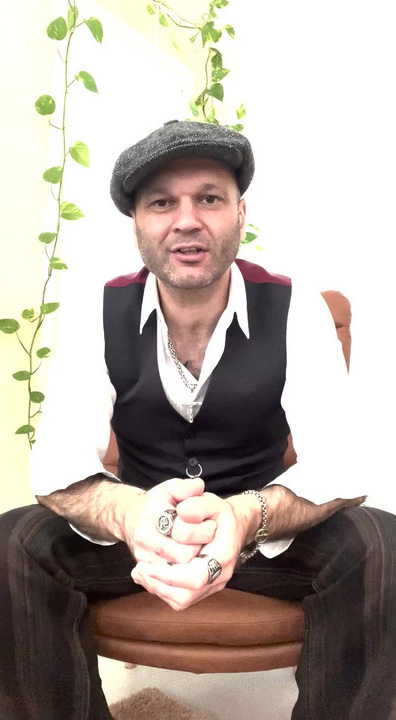 Singer Dimitri Keiski